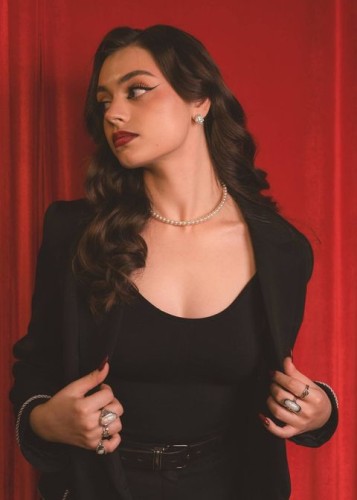 Полли, Г. Кондрово